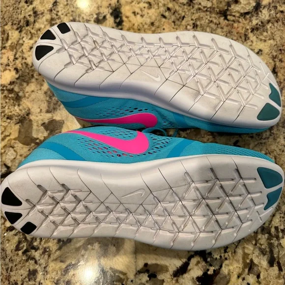 Nike girls teal and hot pink tennis shoes, size 9 - Picture 5 of 6